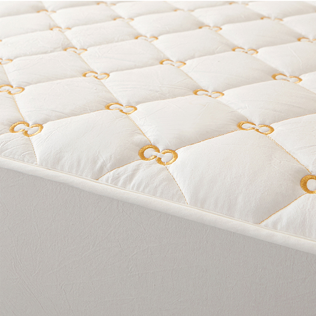 White Embroidery 100% Cotton Waterproof Mattress Protector 